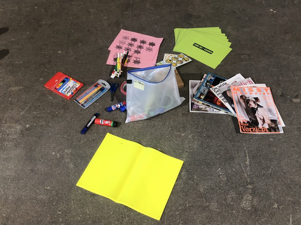 Verschiedenste Moderationsmaterialien und Stifte.